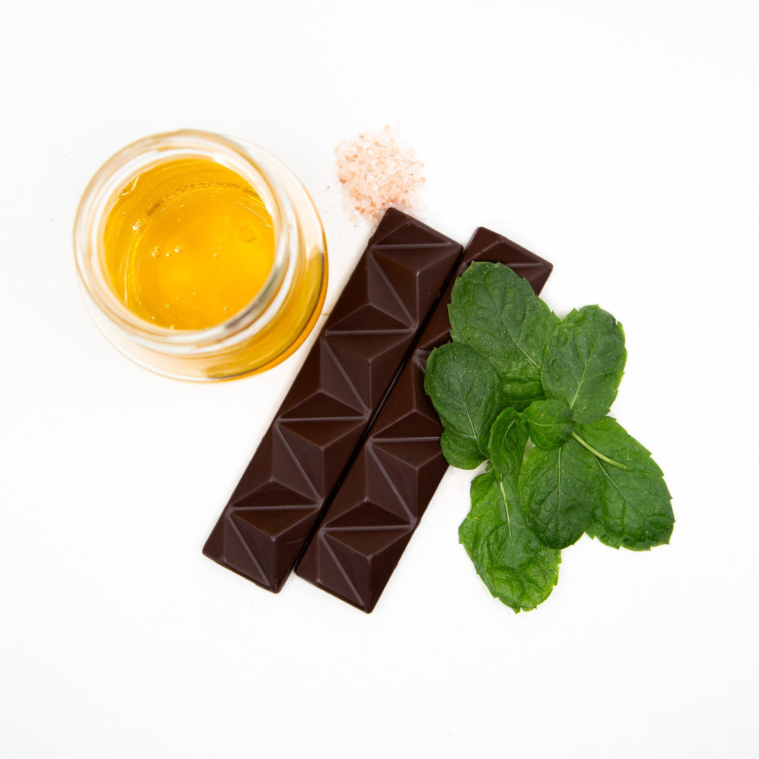 Vinson Dark Chocolate & Mint Endurance Bar (30g) by 7 Summit Snacks with 64% Peruvian dark chocolate, honey, electrolytes, and fresh mint leaves for endurance