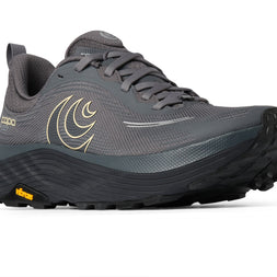 Topo Ultraventure 5 GTX women's trail running shoe in Grey/Butter, front three-quarter view of lugged toe