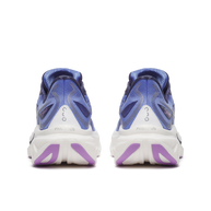 Back heel view of a pair of Saucony Endorphin Speed 6 women's shoes in Vinca/Naval with purple outsole