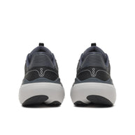 Back heel view of a pair of Saucony Echelon 11 X Wide men's road running shoes in Black/Gunmetal